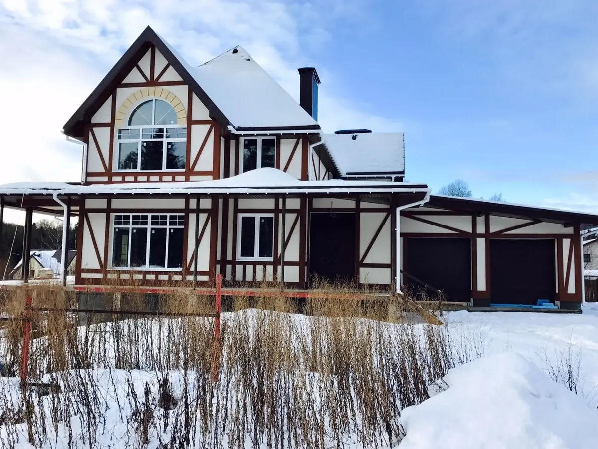 “Half-Timber” — the finished house in winter